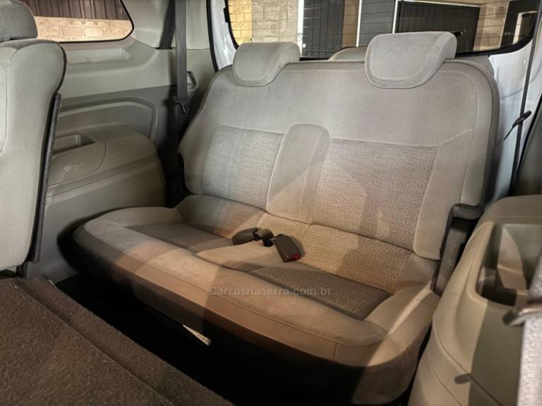 CHEVROLET - SPIN - 2012/2013 - Branca - R$ 57.900,00