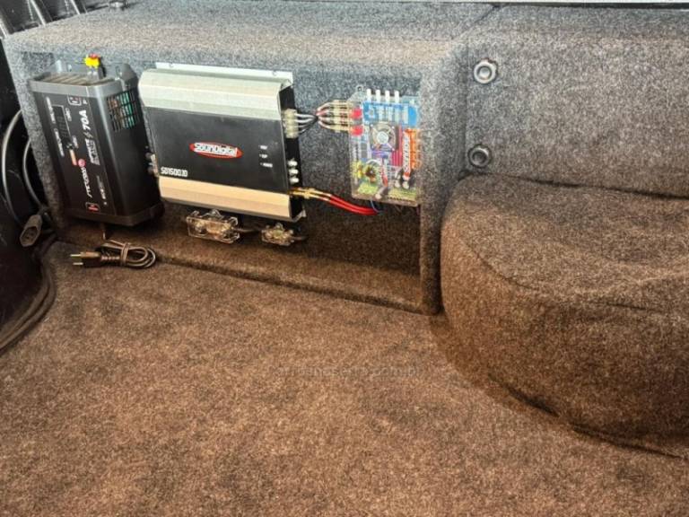 VOLKSWAGEN - SAVEIRO - 2000/2001 - Vermelha - R$ 69.900,00