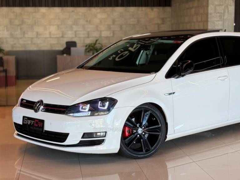 VOLKSWAGEN - GOLF - 2013/2014 - Branca - R$ 89.900,00