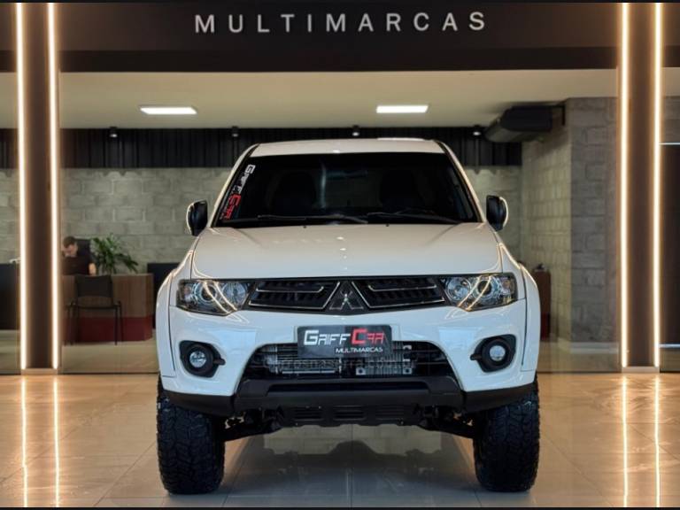 MITSUBISHI - L200 TRITON - 2014/2015 - Branca - R$ 139.900,00