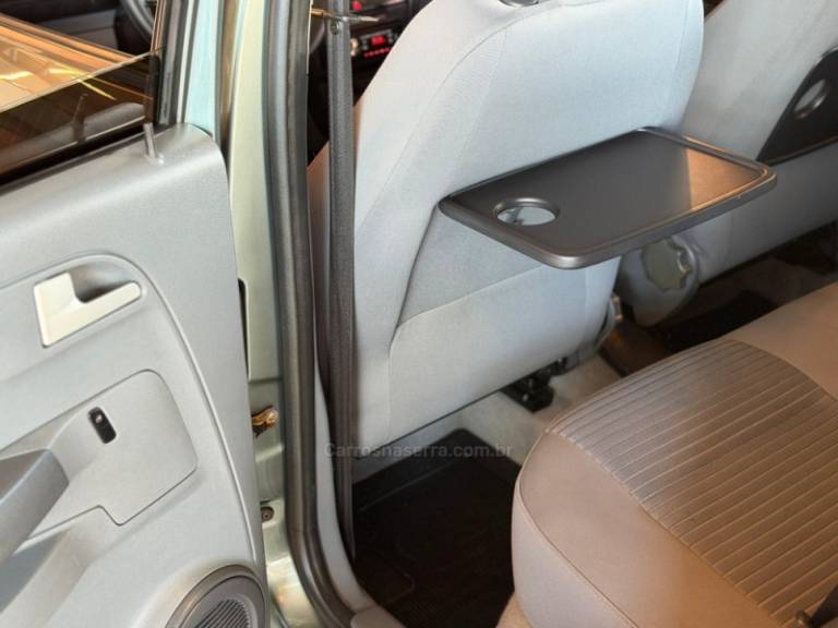 VOLKSWAGEN - SPACEFOX - 2009/2010 - Cinza - R$ 38.900,00