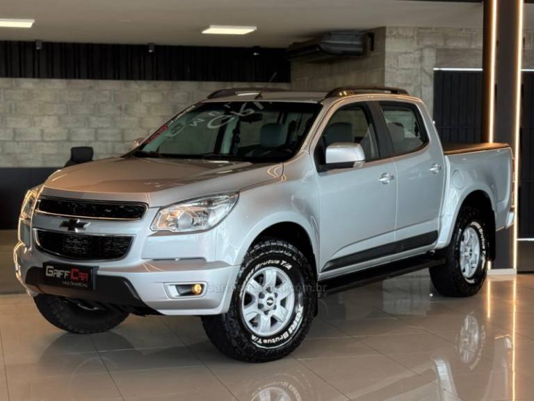 CHEVROLET - S10 - 2014/2014 - Prata - R$ 104.900,00