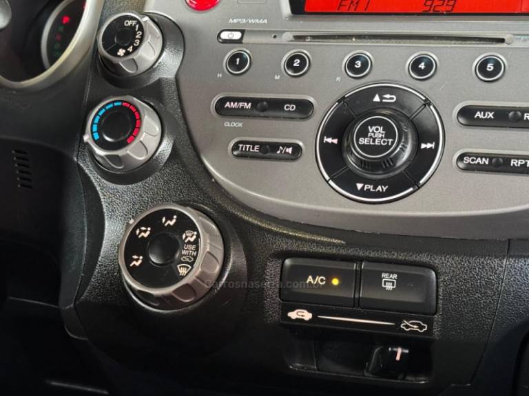 HONDA - FIT - 2011/2012 - Prata - R$ 39.900,00