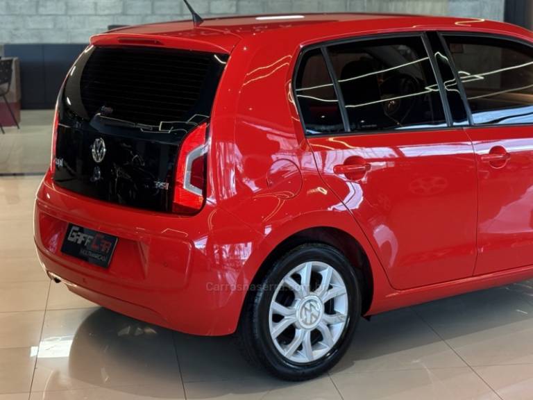 VOLKSWAGEN - UP - 2015/2016 - Vermelha - R$ 52.900,00