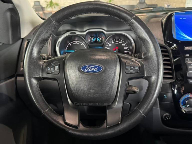FORD - RANGER - 2014/2015 - Bege - R$ 108.900,00