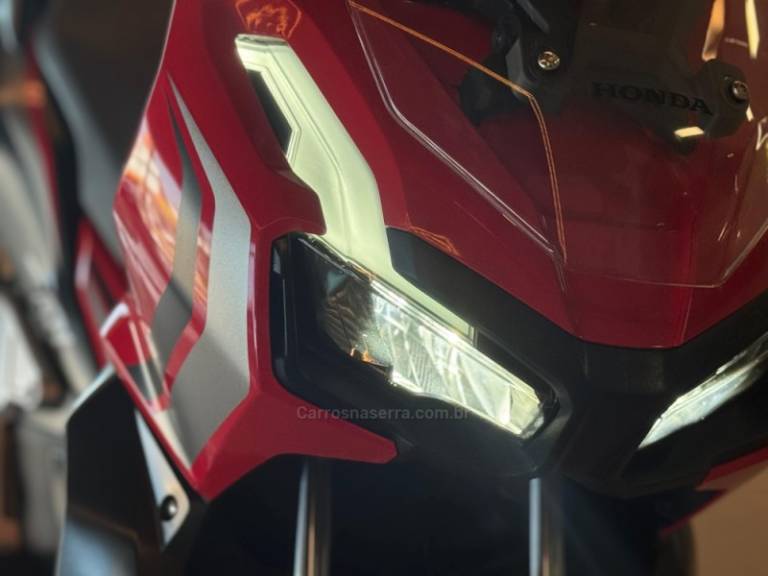 HONDA - ADV 150 - 2023/2024 - Vermelha - R$ 23.900,00