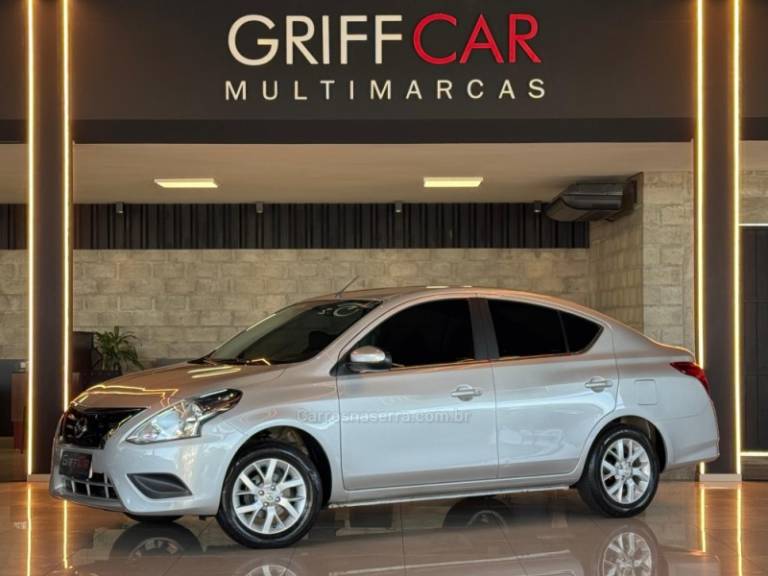 NISSAN - VERSA - 2017/2017 - Prata - R$ 59.900,00