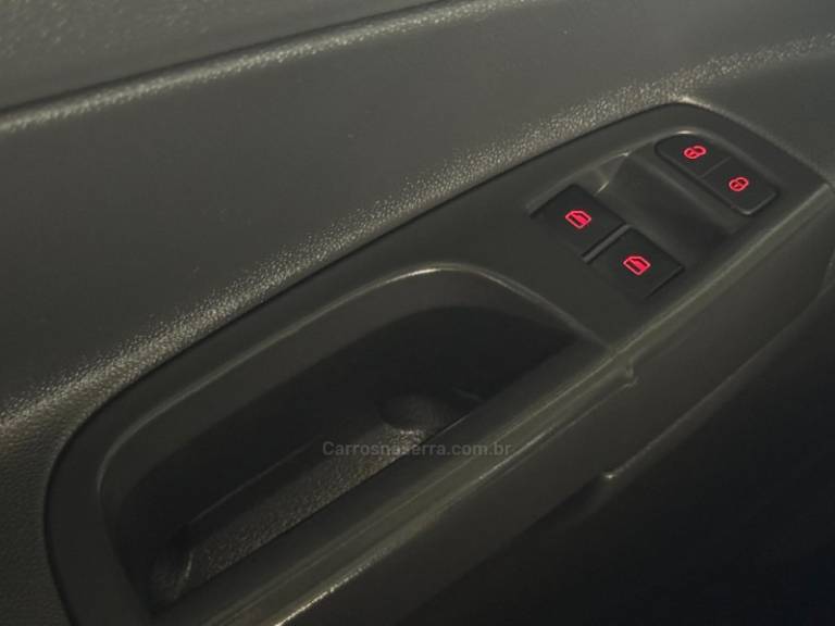 VOLKSWAGEN - SAVEIRO - 2016/2017 - Branca - R$ 51.900,00