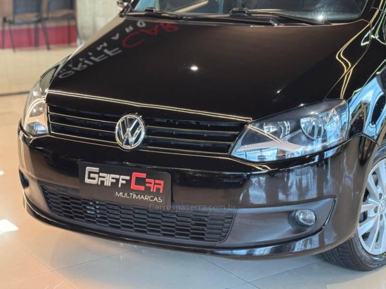 VOLKSWAGEN - FOX - 2013/2013 - Preta - R$ 42.900,00