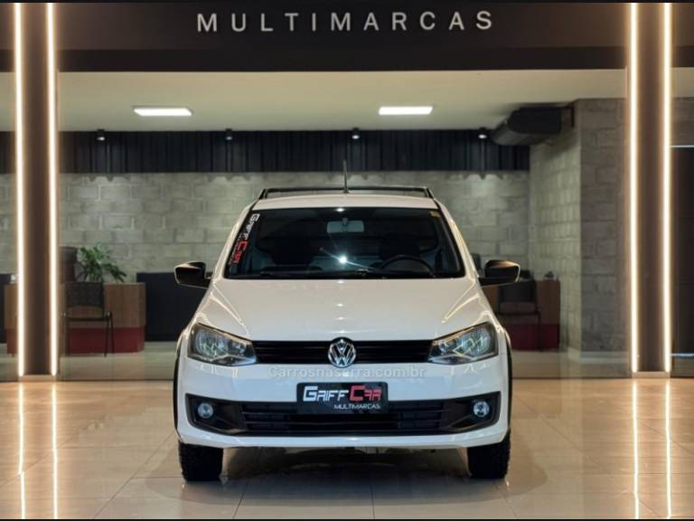 VOLKSWAGEN - SAVEIRO - 2014/2015 - Branca - R$ 49.900,00