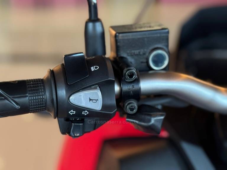 HONDA - ADV 150 - 2023/2024 - Vermelha - R$ 23.900,00