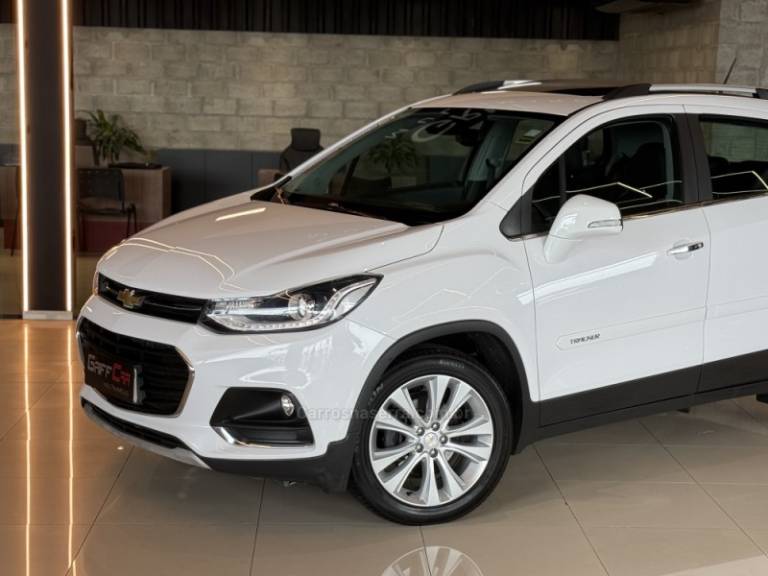 CHEVROLET - TRACKER - 2018/2018 - Branca - R$ 89.900,00