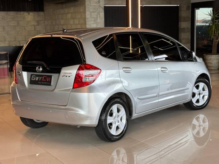 HONDA - FIT - 2011/2012 - Prata - R$ 39.900,00