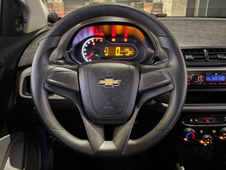 CHEVROLET - ONIX - 2017/2018 - Branca - R$ 49.900,00