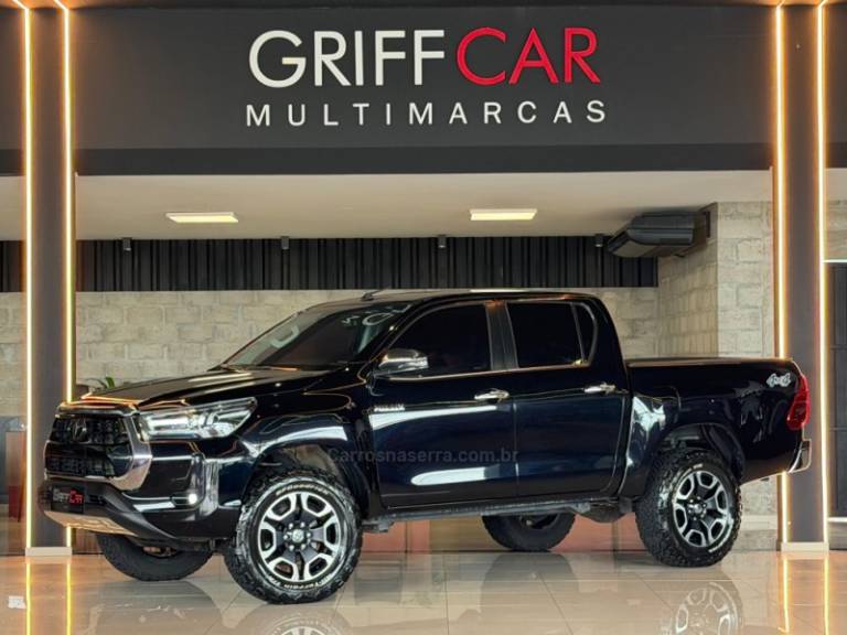TOYOTA - HILUX - 2020/2021 - Preta - R$ 249.900,00