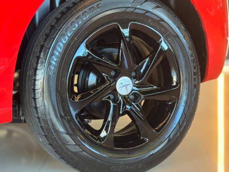 PEUGEOT - 208 - 2014/2015 - Vermelha - R$ 45.900,00
