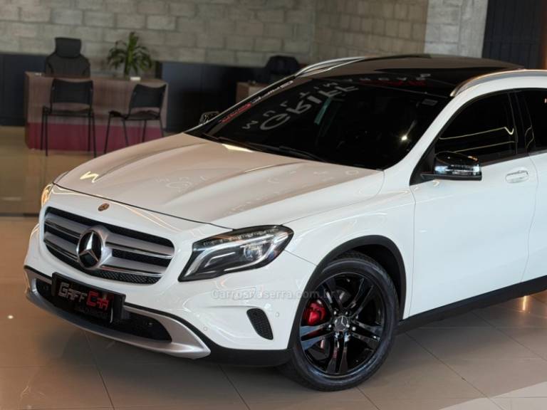 MERCEDES-BENZ - GLA 200 - 2014/2015 - Branca - R$ 109.900,00