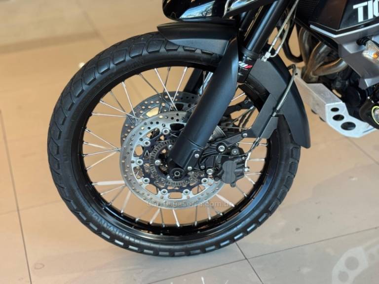 TRIUMPH - TIGER 800 XCX - 2016/2017 - Preta - R$ 49.900,00