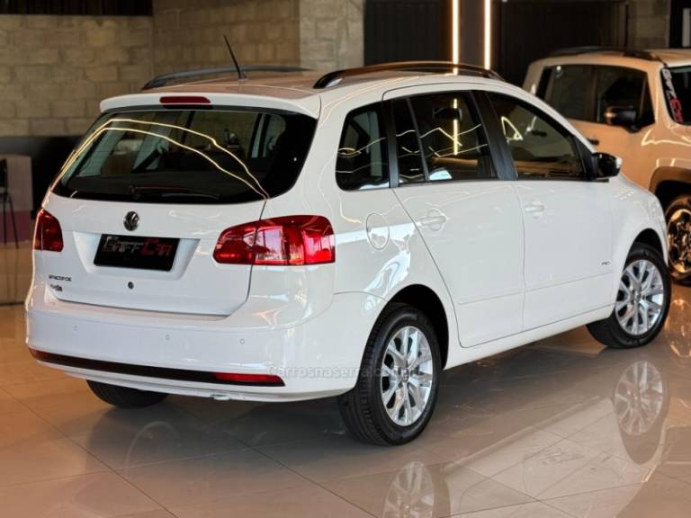 VOLKSWAGEN - SPACEFOX - 2012/2013 - Branca - R$ 43.900,00