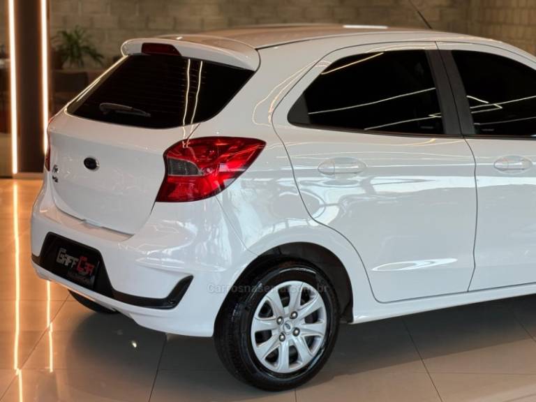 FORD - KA - 2019/2020 - Branca - R$ 54.900,00