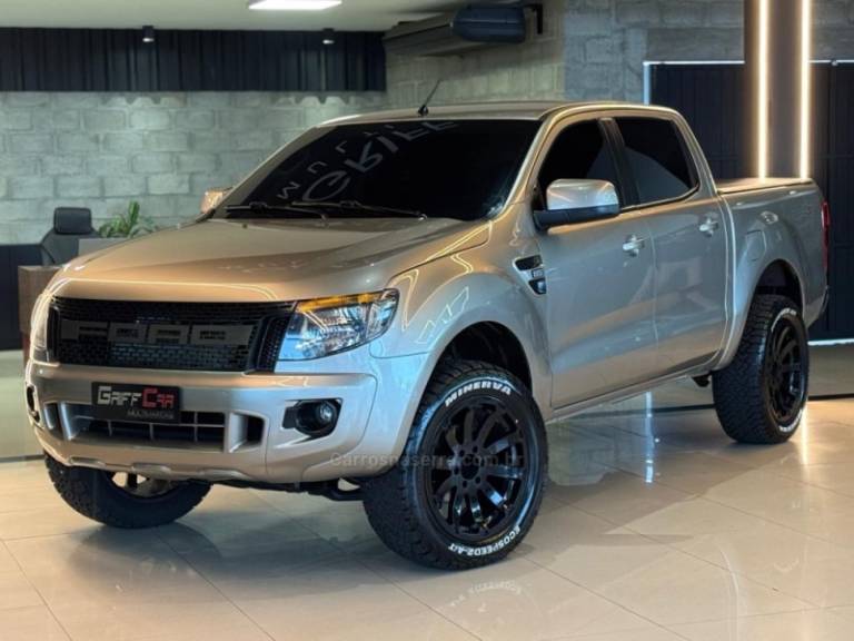 FORD - RANGER - 2014/2015 - Bege - R$ 108.900,00