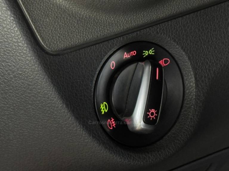 VOLKSWAGEN - SAVEIRO - 2015/2015 - Vermelha - R$ 73.900,00