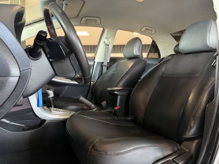 TOYOTA - COROLLA - 2012/2013 - Prata - R$ 65.900,00