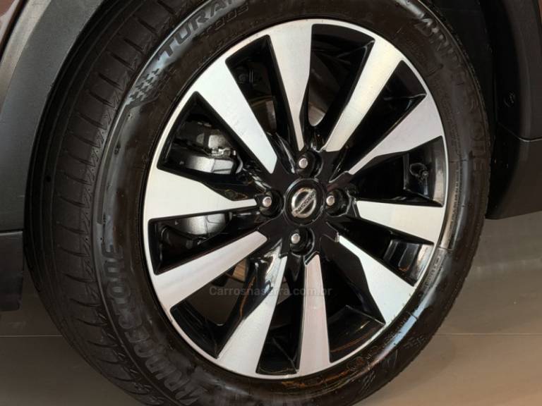 NISSAN - KICKS - 2019/2020 - Marrom - R$ 86.900,00