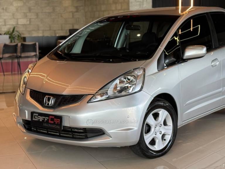 HONDA - FIT - 2011/2012 - Prata - R$ 39.900,00