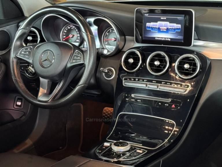 MERCEDES-BENZ - C 200 - 2015/2016 - Branca - R$ 125.900,00