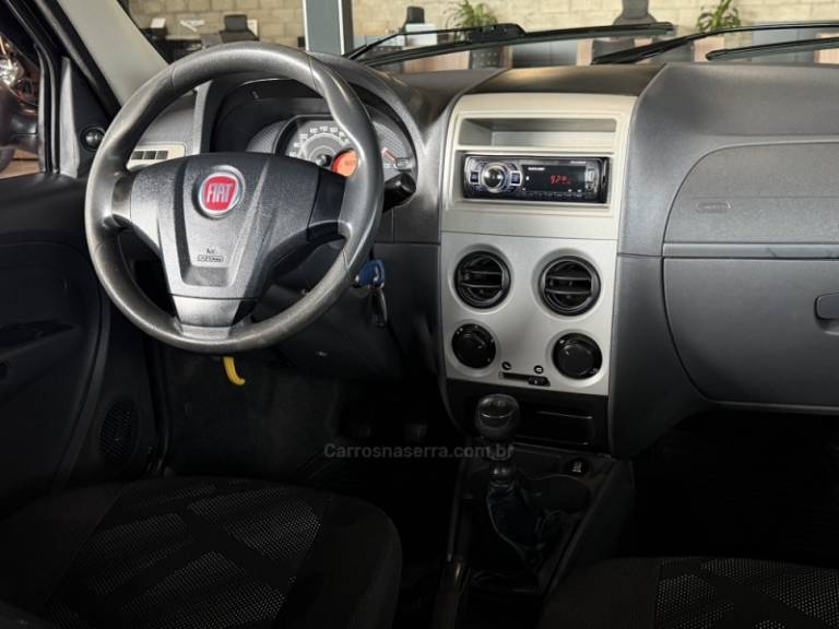 FIAT - PALIO - 2014/2014 - Preta - R$ 26.900,00
