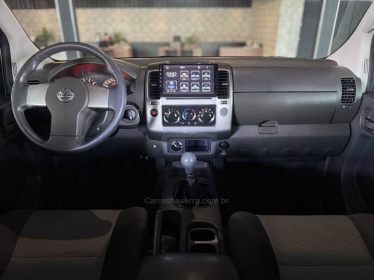 NISSAN - FRONTIER - 2011/2012 - Prata - R$ 96.900,00