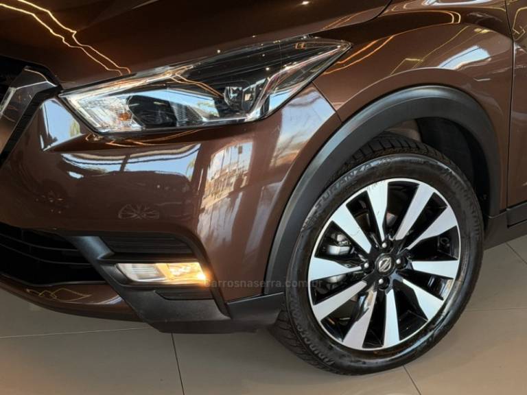 NISSAN - KICKS - 2019/2020 - Marrom - R$ 86.900,00