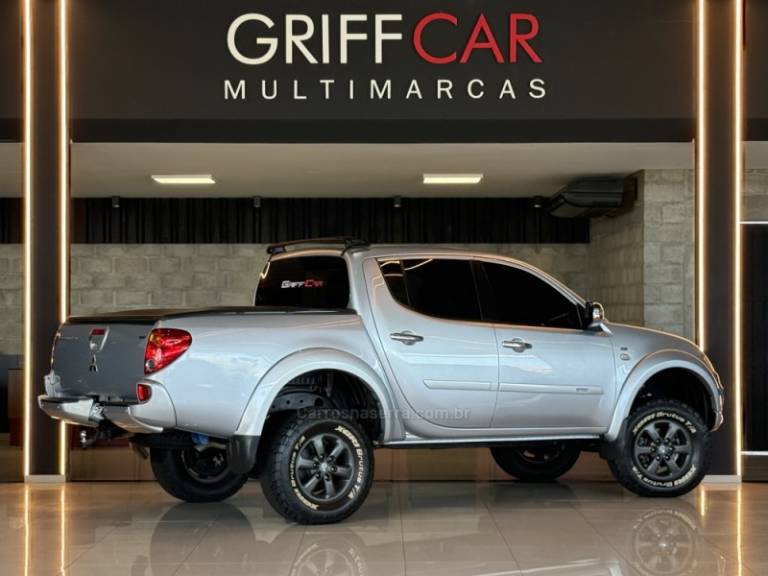 MITSUBISHI - L200 TRITON - 2016/2017 - Prata - R$ 149.900,00