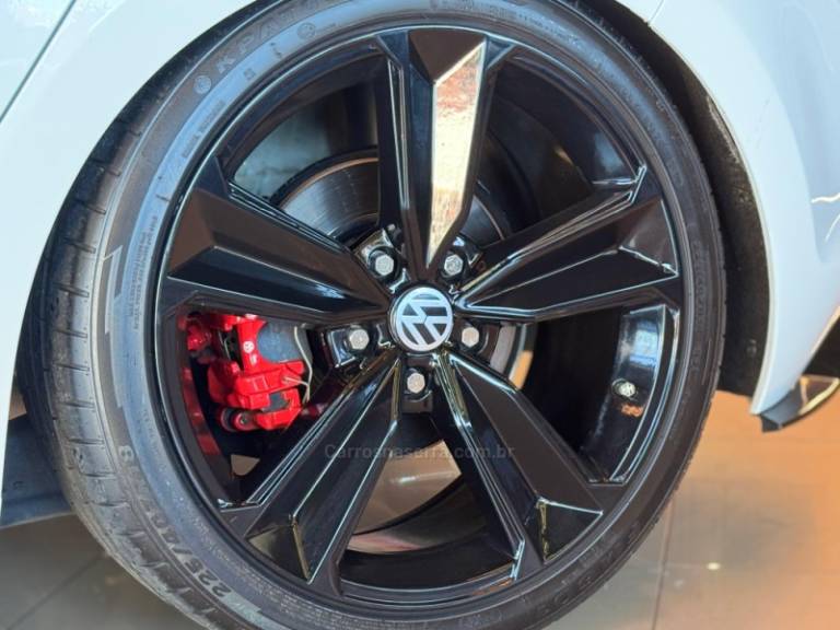 VOLKSWAGEN - GOLF - 2013/2014 - Branca - R$ 89.900,00