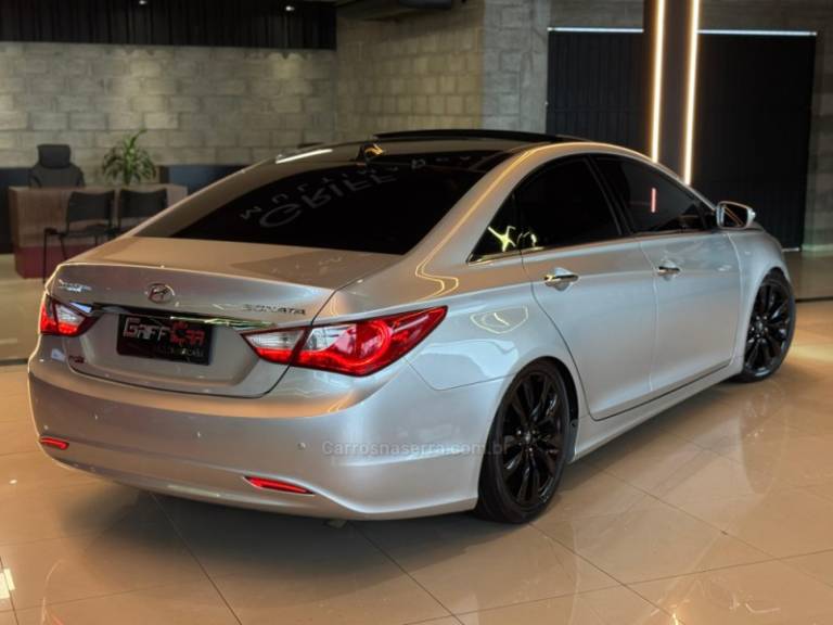 HYUNDAI - SONATA - 2011/2012 - Prata - R$ 72.900,00