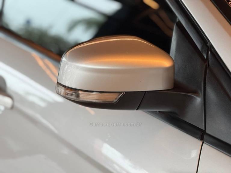 FORD - FOCUS - 2012/2014 - Prata - R$ 49.900,00