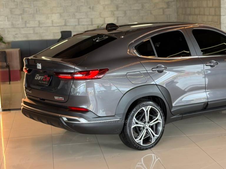 FIAT - FASTBACK - 2022/2023 - Cinza - R$ 116.900,00