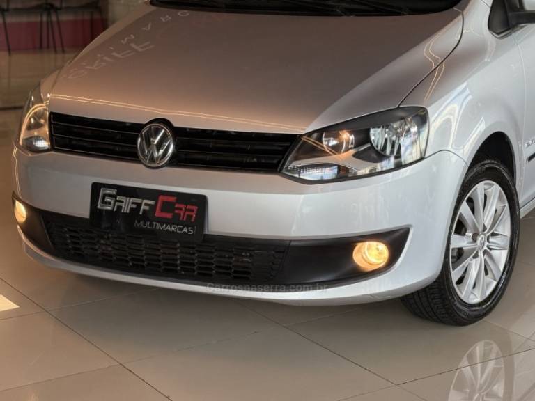 VOLKSWAGEN - FOX - 2010/2011 - Prata - R$ 39.900,00
