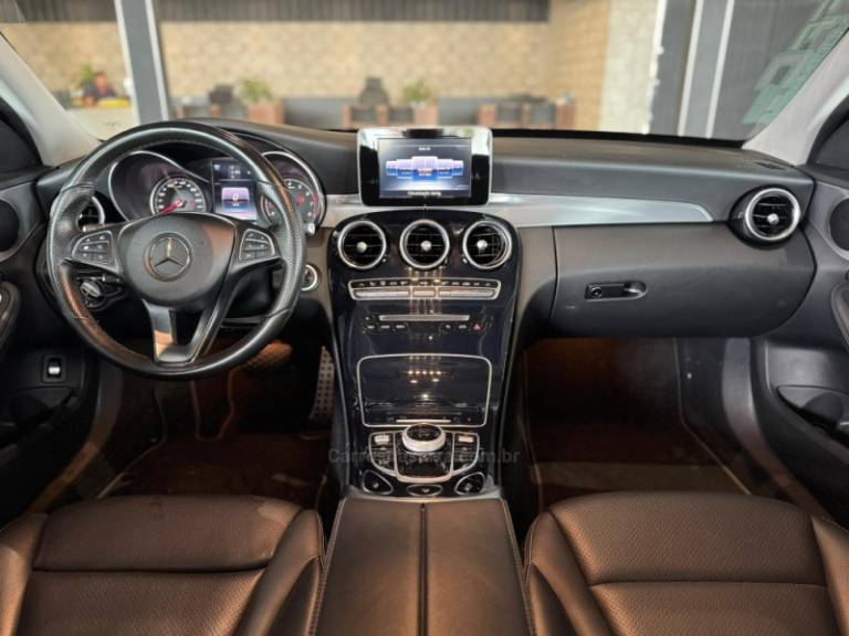 MERCEDES-BENZ - C 200 - 2015/2016 - Branca - R$ 125.900,00