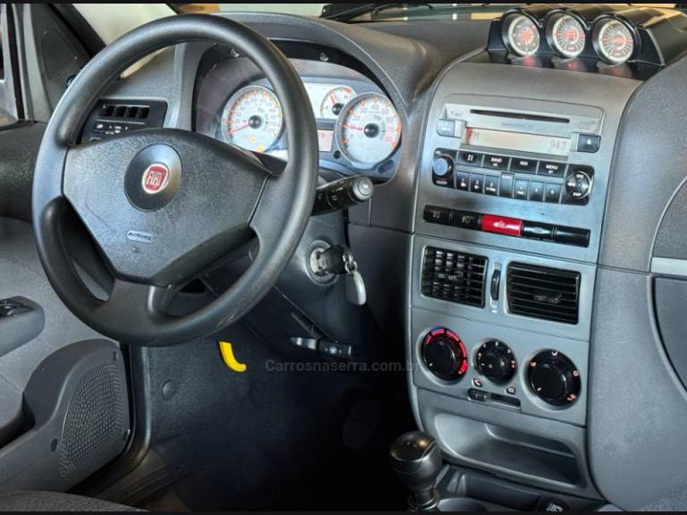 FIAT - PALIO - 2011/2012 - Preta - R$ 44.900,00