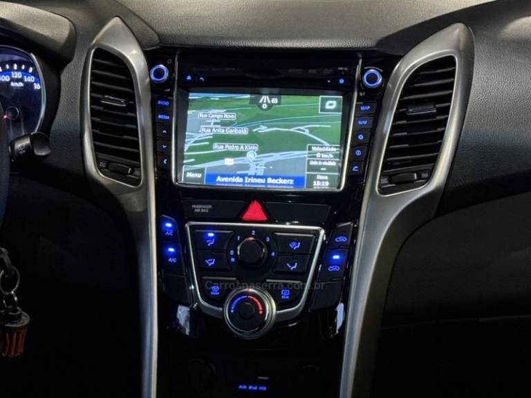 HYUNDAI - I30 - 2015/2016 - Prata - R$ 91.900,00