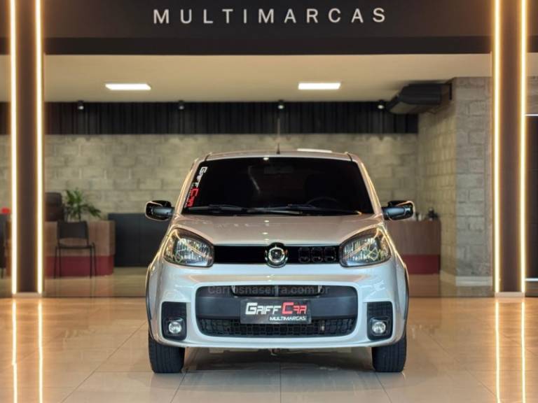 FIAT - UNO - 2014/2015 - Prata - R$ 44.900,00