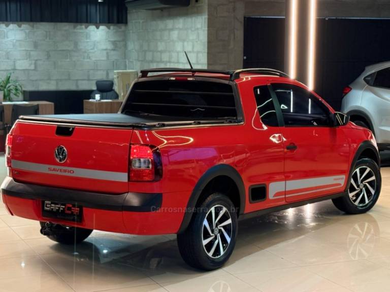 VOLKSWAGEN - SAVEIRO - 2013/2014 - Vermelha - R$ 55.900,00