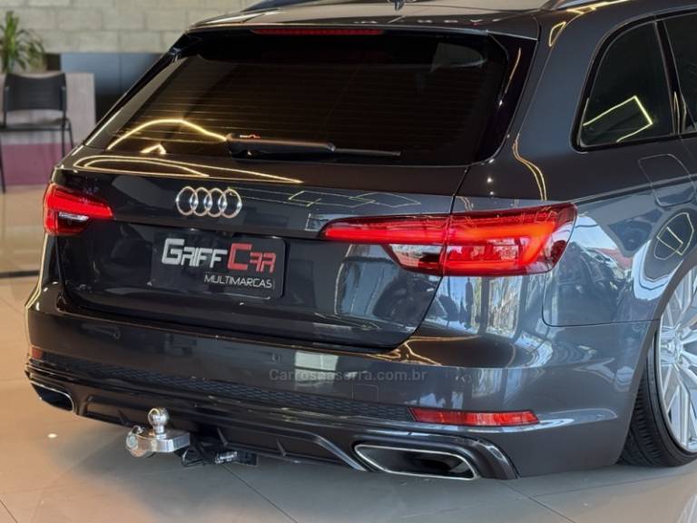 AUDI - A4 - 2019/2019 - Cinza - R$ 199.900,00