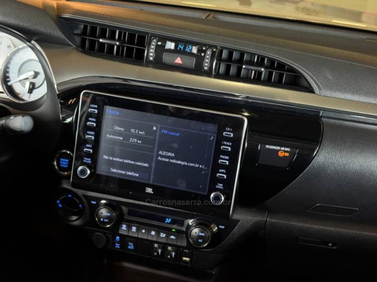 TOYOTA - HILUX - 2022/2023 - Branca - R$ 279.900,00