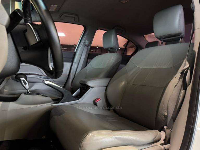 HONDA - CIVIC - 2011/2012 - Branca - R$ 69.900,00