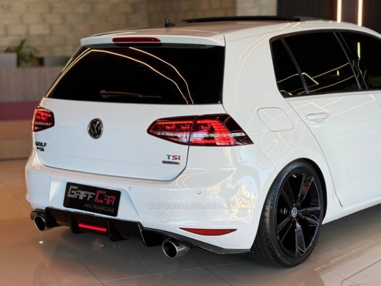VOLKSWAGEN - GOLF - 2013/2014 - Branca - R$ 89.900,00