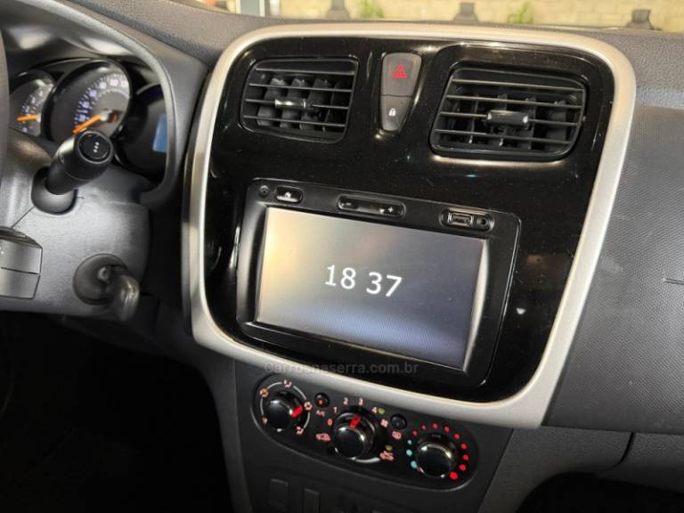 RENAULT - SANDERO - 2015/2016 - Prata - R$ 42.900,00