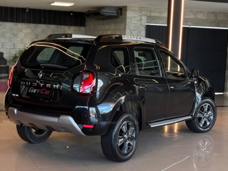 RENAULT - DUSTER - 2015/2016 - Preta - R$ 63.900,00